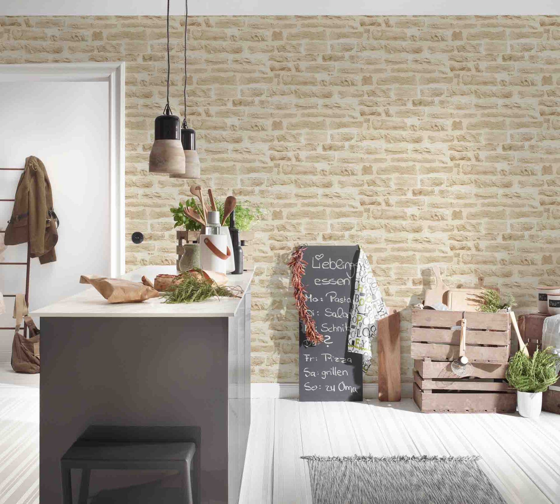 Küchenwand tapeziert mit einer Steinoptik Tapete in Beige und Creme