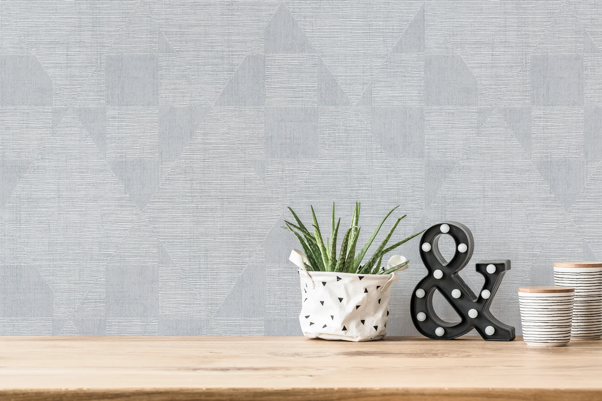 Raumbild 2 Livingwalls Titanium 3, Geometrische Tapete, silber, grau 381962